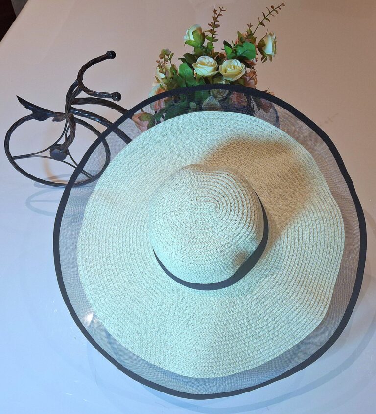 product-occasion-laced-hat-cream-3