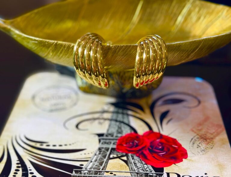 product-five-moon-statement-gold-earrings-27