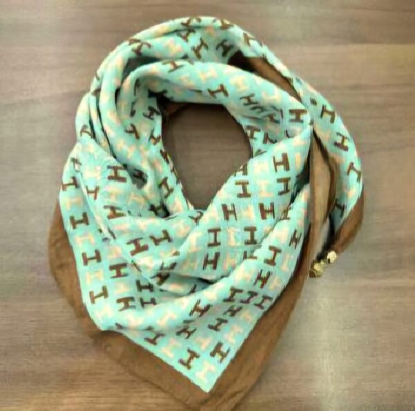 product-modern-letter-h-green-scarf-5